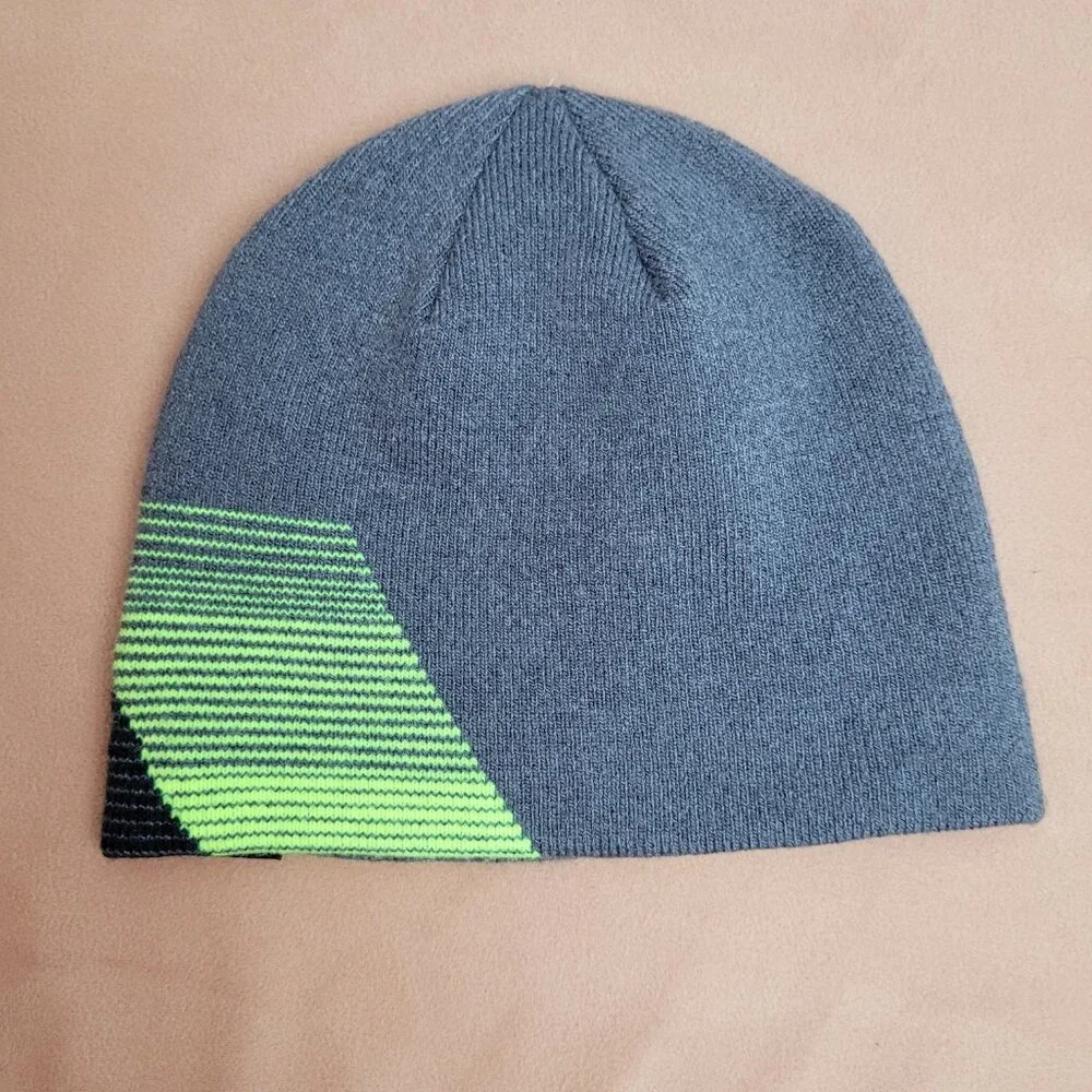 Under Armour Hat boys 4-6 Knit beanie gray green black sporty grunge skater logo